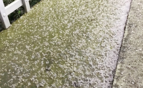 下冰雹了
