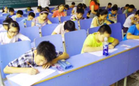 �����������Է�˼����300�ֺϼ�8ƪ