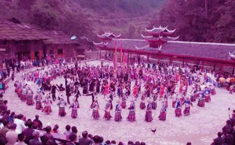 昆明民族村导游词