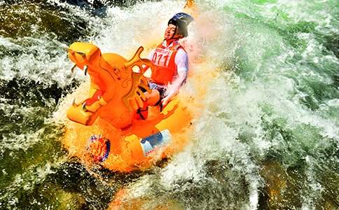 ����ѡ������³����Ư���ǡ��и�